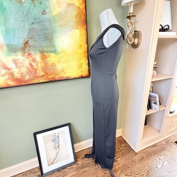 Elegant off shoulder black formal dress black tie event dress - Picture 2 of 6